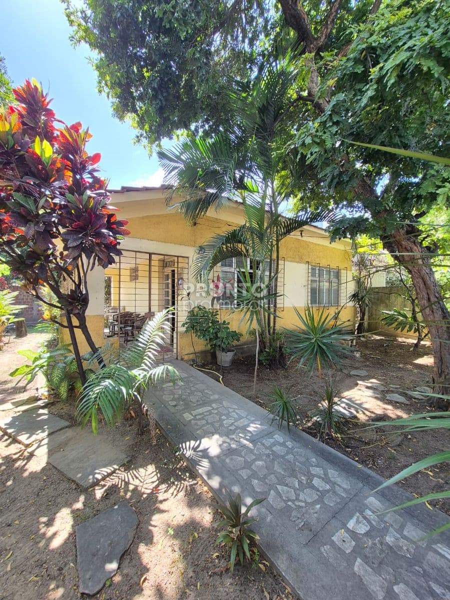 imagem de casa Bairro de Campo Grande Recife PE, com 241,00 m².